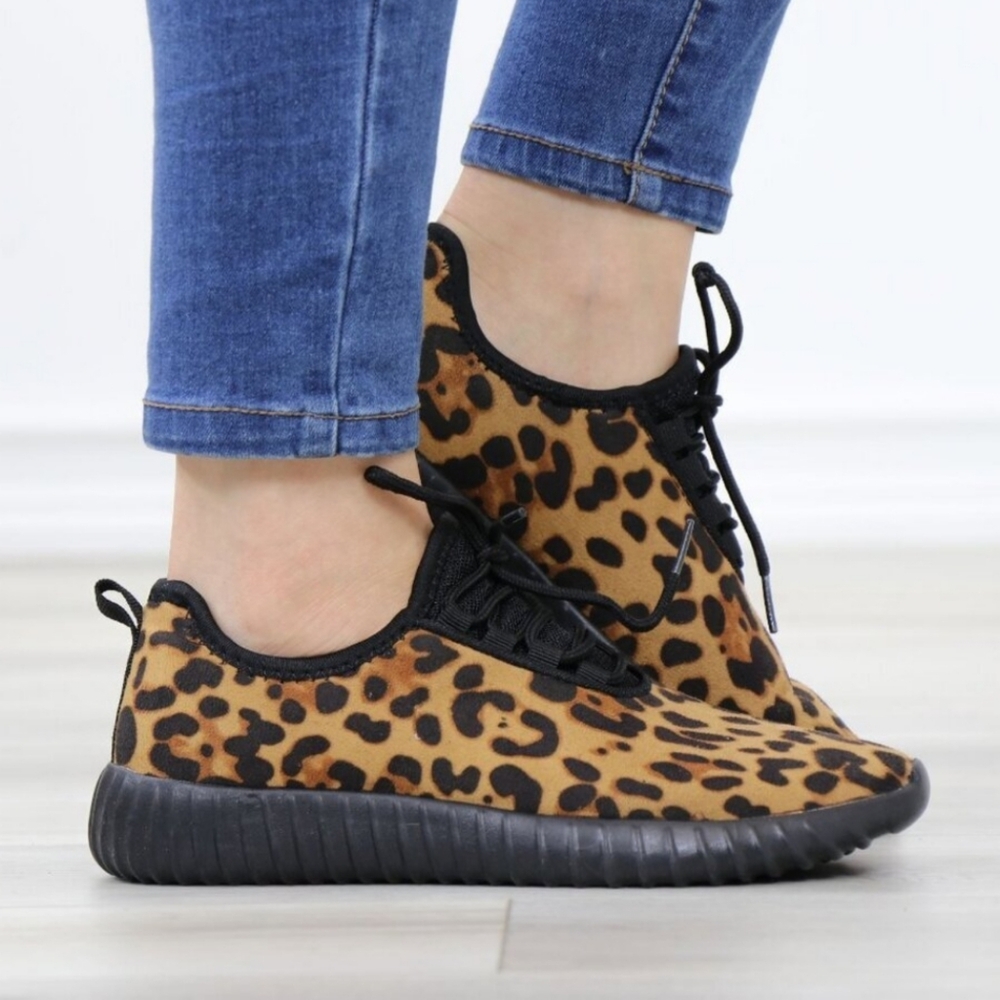 Leopard Animal Print Womens Fashion Comfort Walking Sneakers Shoes Size 6 - Picture 2 of 9